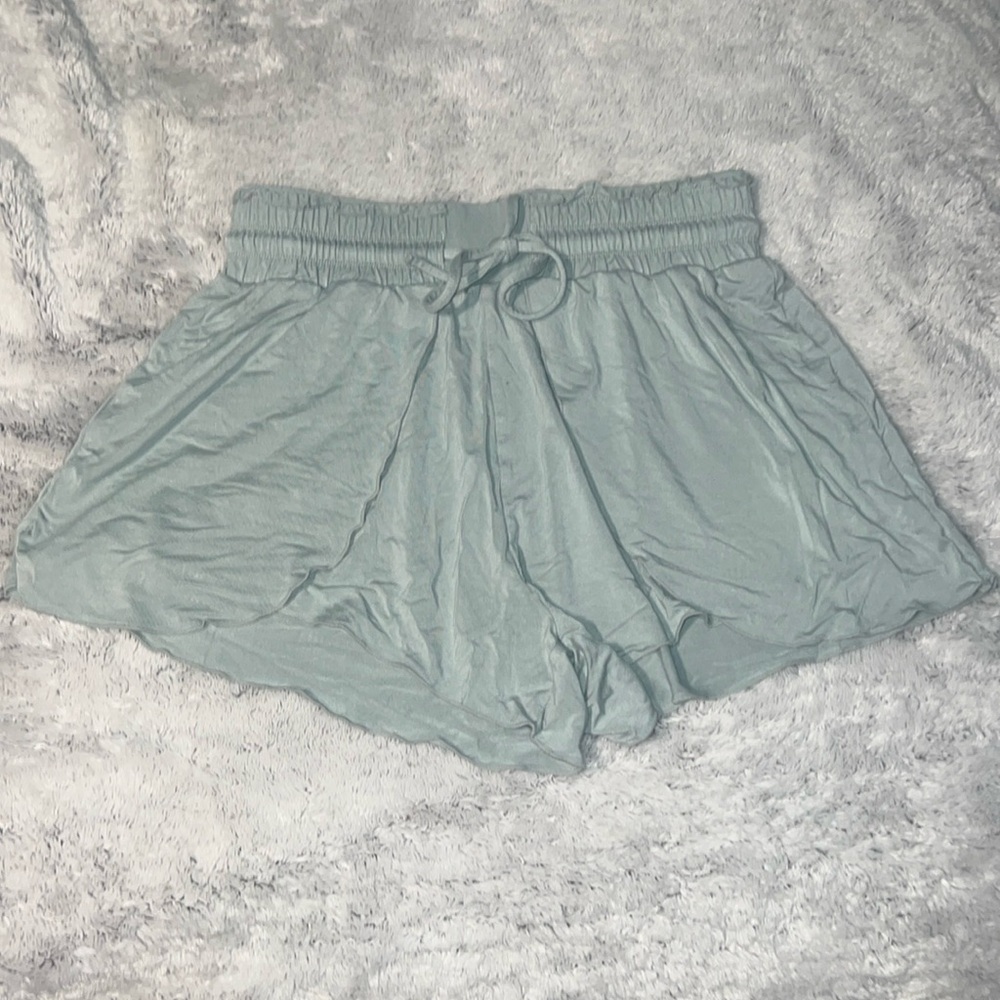 (S) Halara Light Green Flowy Shorts